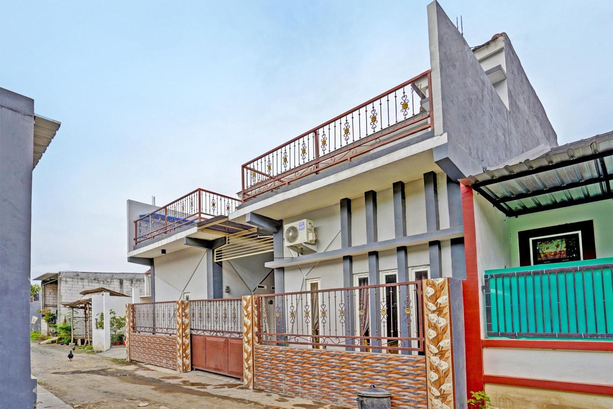 Oyo Life 91866 Paradise Ok Kost Syariah Mojokerto Exterior foto